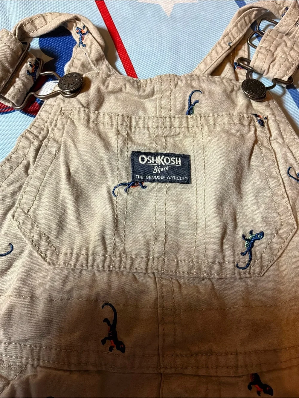 Oshkosh b’gosh overalls lizard pattern size 3t